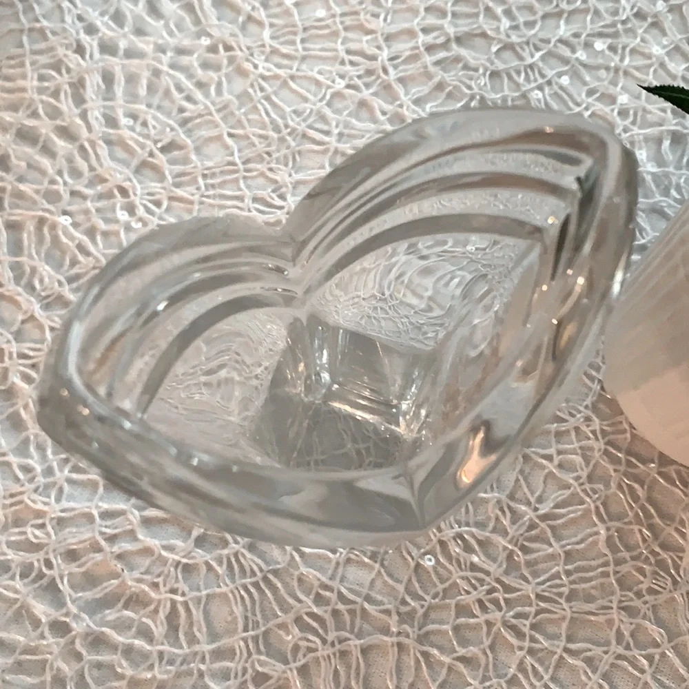 Mikasa Deco Style 24% Lead Crystal Bud Vase 6” high